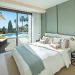 Absolute High End Near With Jacuzzi! Villa *