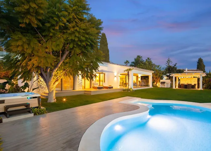 Absolute High End Near With Jacuzzi! فيلة