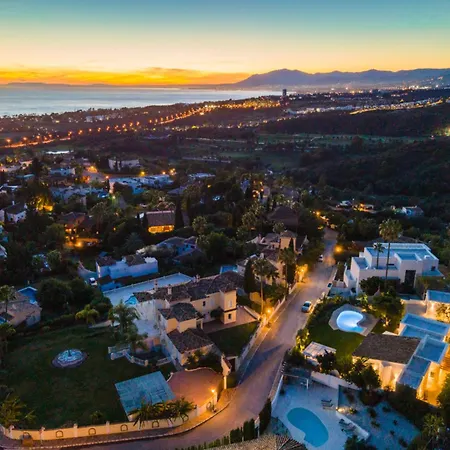 Absolute High End Near With Jacuzzi! Marbella