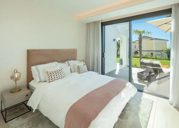 Absolute High End Near With Jacuzzi! *