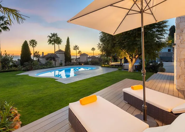 Absolute High End Near With Jacuzzi! Marbella