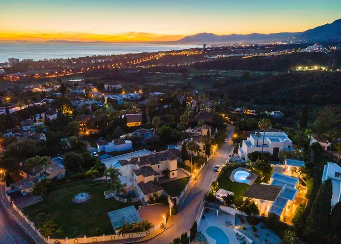 Absolute High End Near With Jacuzzi! Marbella