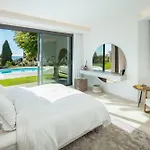 Vila Absolute High End Near With Jacuzzi!