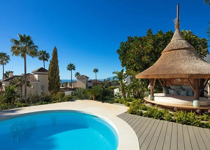 Absolute High End Near With Jacuzzi!