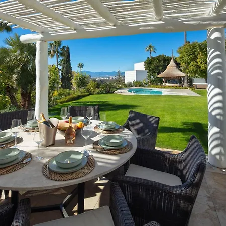 Absolute High End Near With Jacuzzi! Villa *