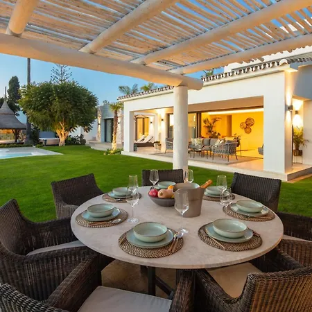 Villa Absolute High End Near With Jacuzzi!