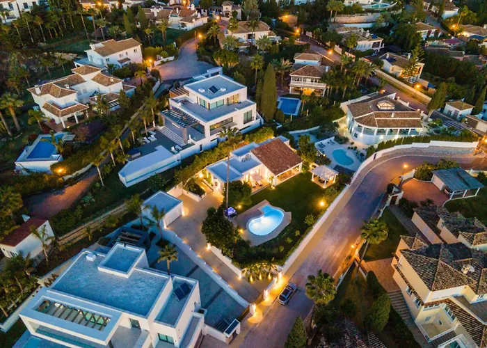 Absolute High End Near With Jacuzzi! Marbella